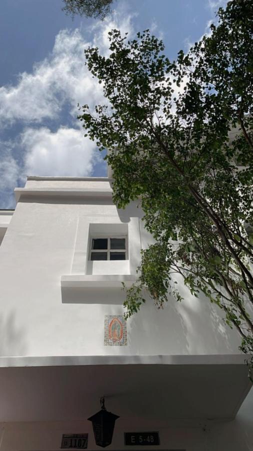Campus Residencias Bed and Breakfast Quito Buitenkant foto