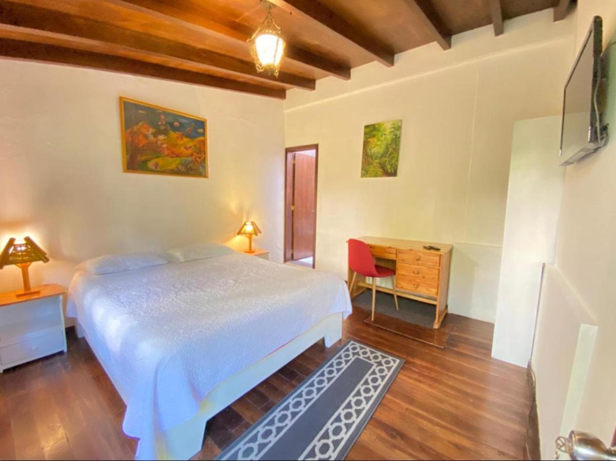 Campus Residencias Bed and Breakfast Quito Buitenkant foto